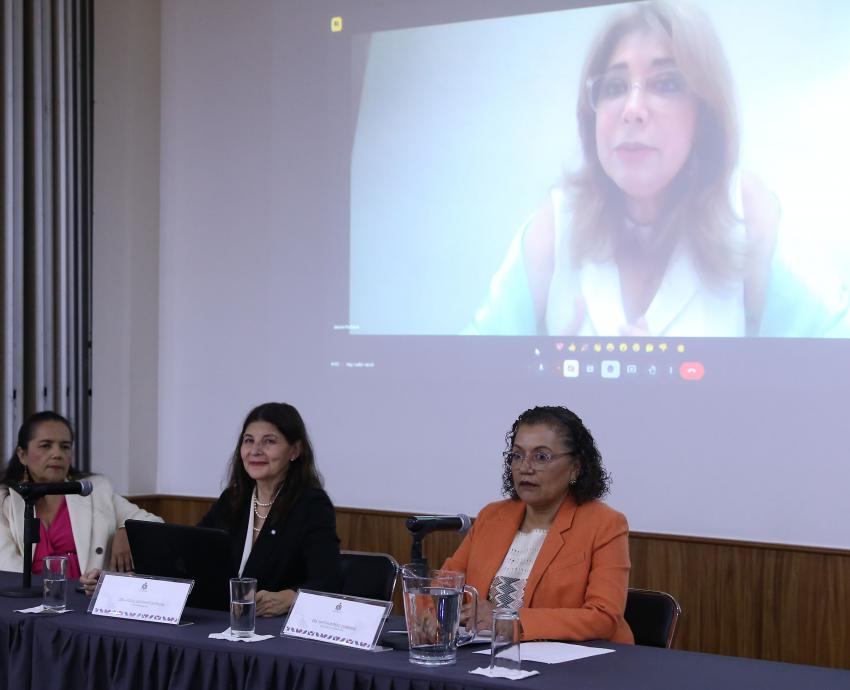 Reconocen trayectoria de destacadas mujeres universitarias