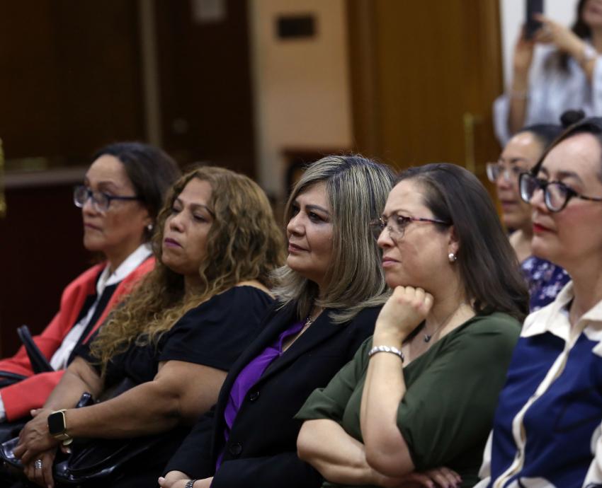 Reconocen trayectoria de destacadas mujeres universitarias