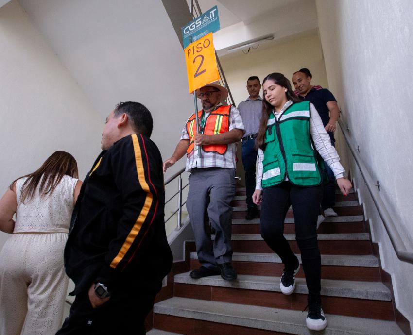 Participan más de 349 mil miembros de la Red Universitaria en simulacro nacional 