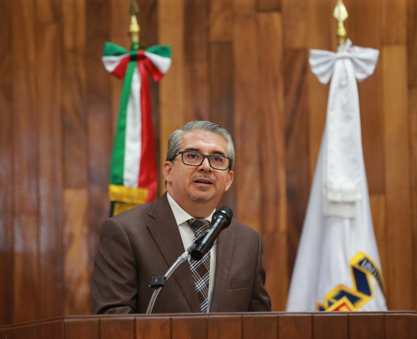 Mejorar el modelo híbrido, prioridad del Rector del CUGDL, Alberto Castellanos