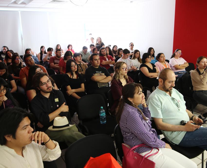 Presentan ensayo de poesía moderna en CUCSH