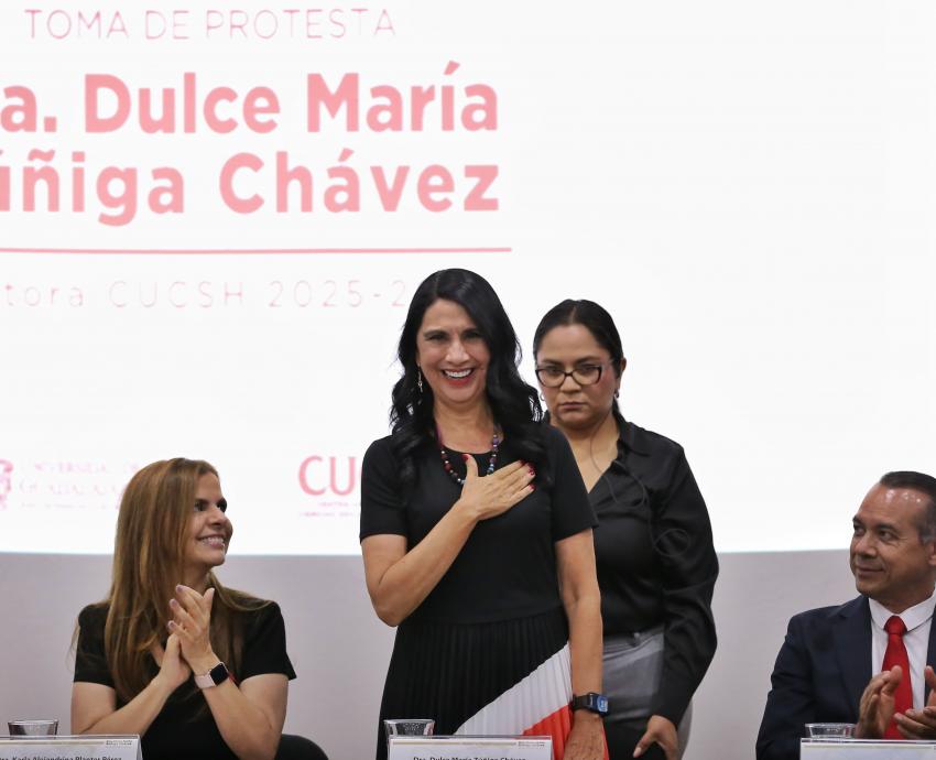 Dulce María Zúñiga Chávez rinde protesta como primera Rectora del CUCSH