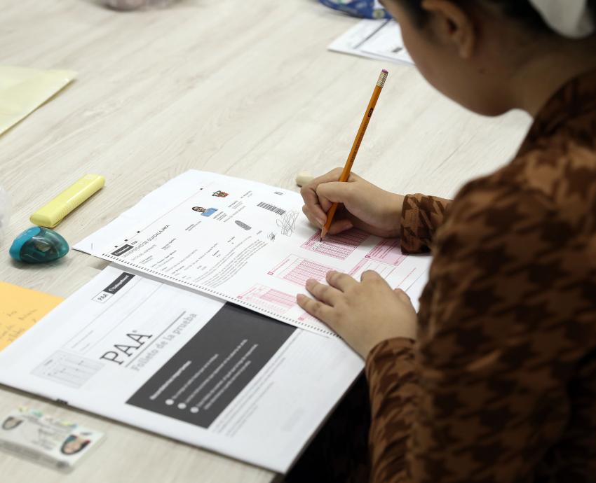 Aplica UdeG examen para aspirantes en situación de discapacidad 