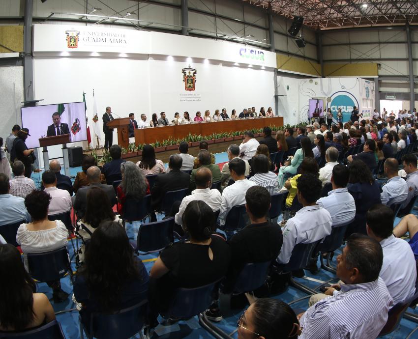 Rinde protesta Dante Jaime Haro Reyes como Rector del CUSur