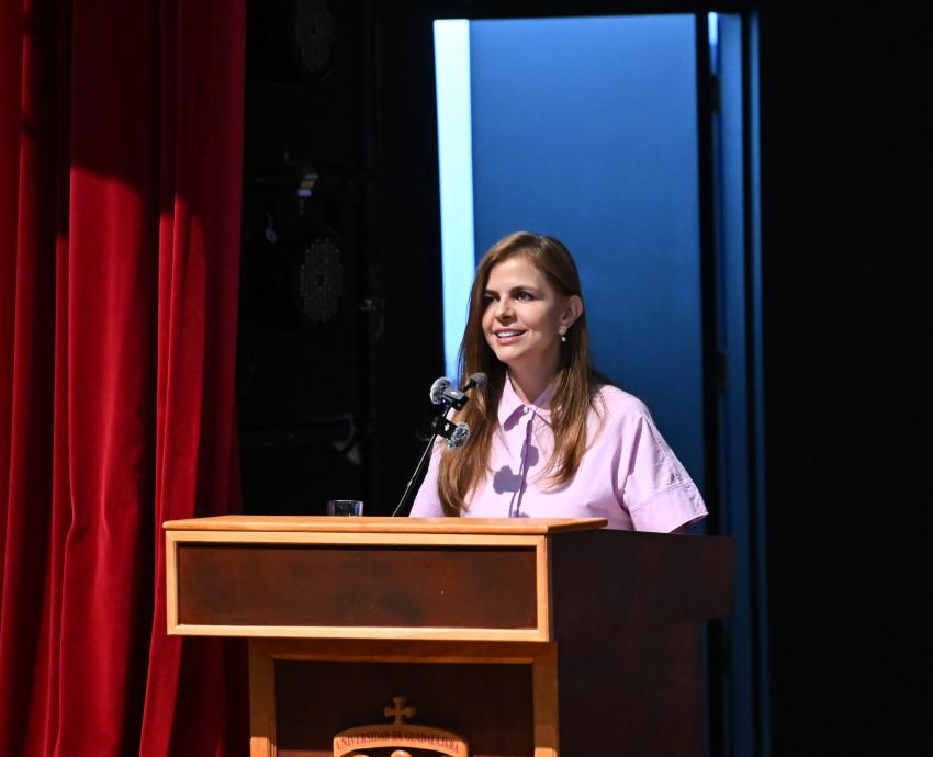 Ratifican a la maestra Ana María de la O Castellanos como Rectora del CUCSur
