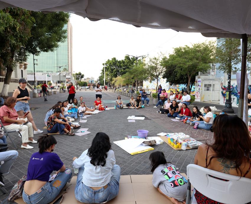 Conmemoran el Día Internacional de la Salud Menstrual en la Rambla Cataluña