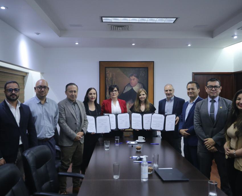 UdeG dona tres ambulancias de urgencias avanzadas al Hospital Civil de Guadalajara