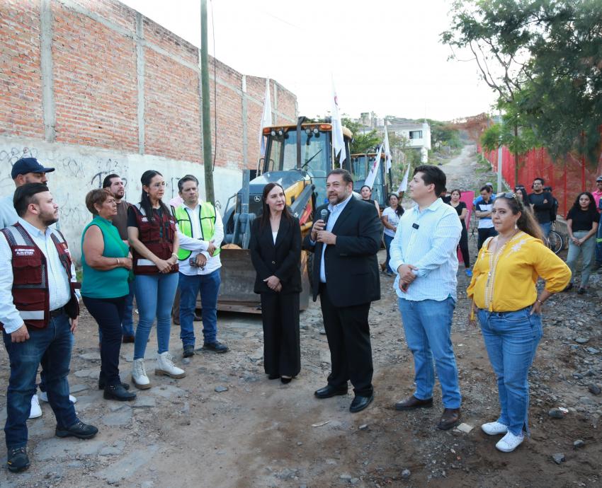 Inician obras de pavimentación en calles aledaña al CUTlaquepaque