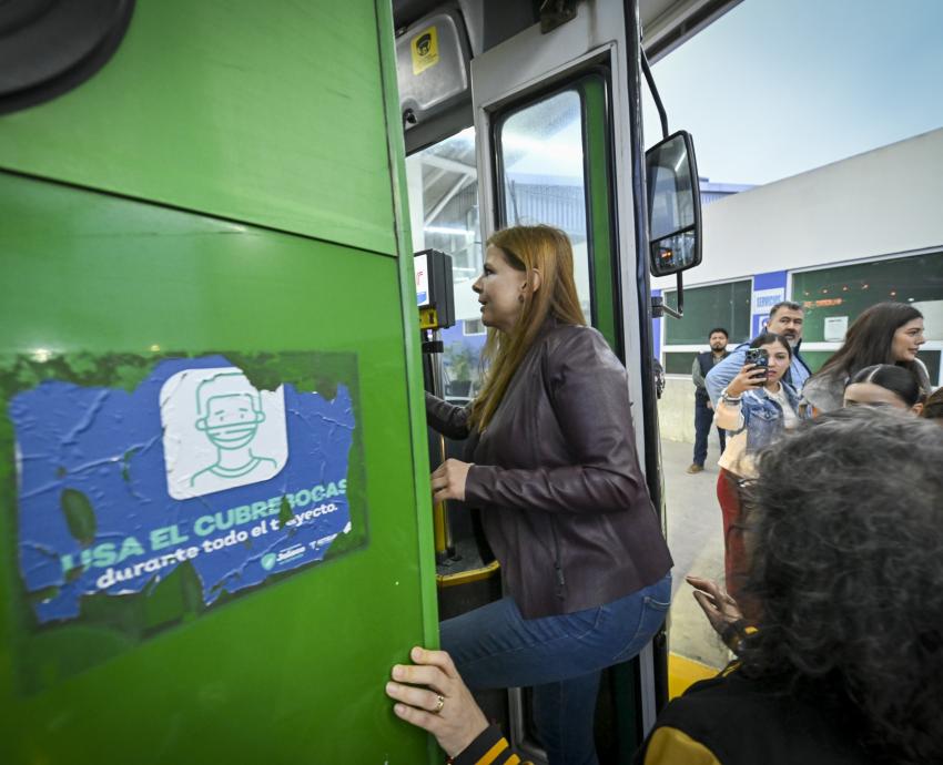 Refuerzan frecuencia de transporte público hacia CUCBA