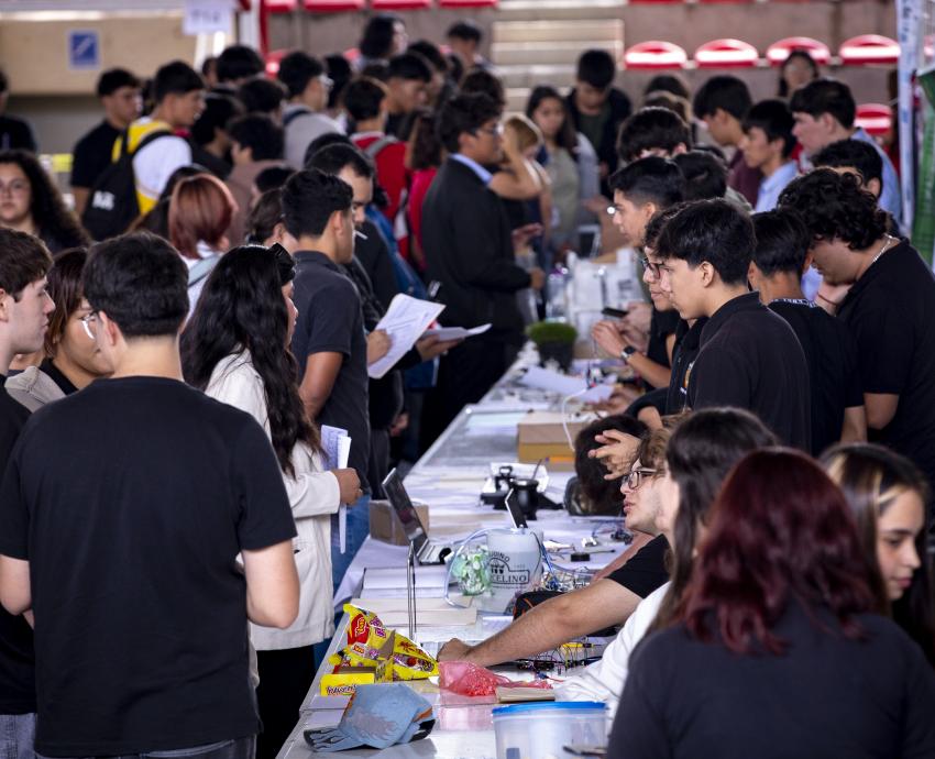 Destacan bachilleres en concurso estatal de física
