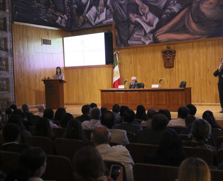 Relación entre la ética y la IA es dialogada por la filósofa hispano-mexicana Carissa Véliz