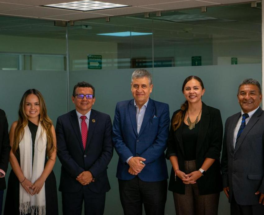Delegación colombiana de la Universidad del Cauca intercambia diálogo con UdeG