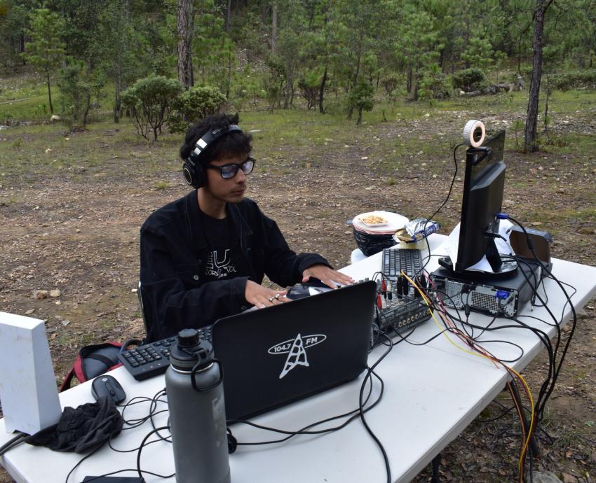 Por primera vez, transmite Radio UdeG en Colotlán desde la Sierra de Bolaños