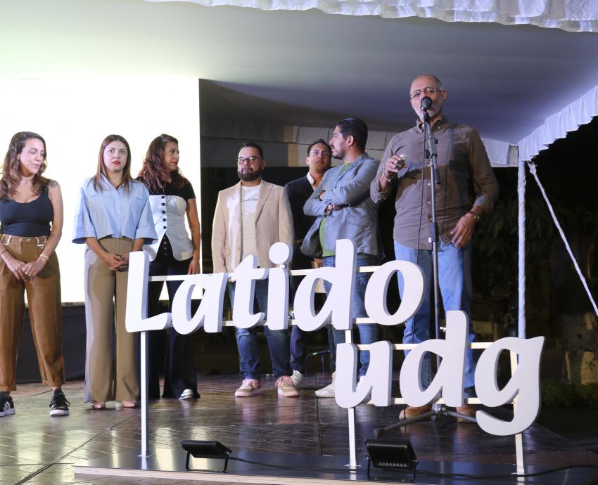 Con mariachi y ballet folklórico, inició “Latido UdeG” en la Rambla Cataluña