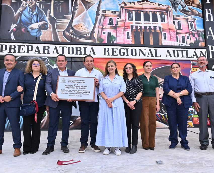Rectora General recoge peticiones de prepas regionales durante segunda jornada de giras en Región Costa Sur