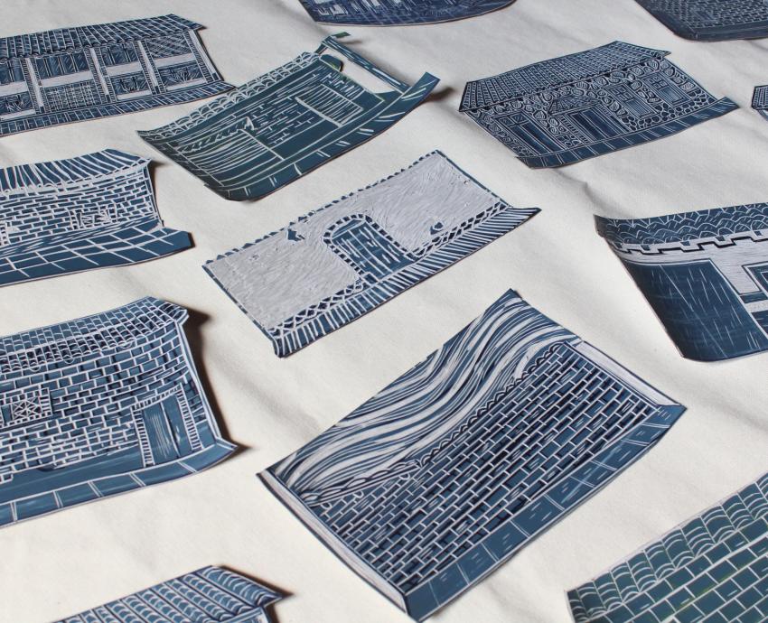 Con grabados registran casas tradicionales de adobe de La Manzanilla de La Paz