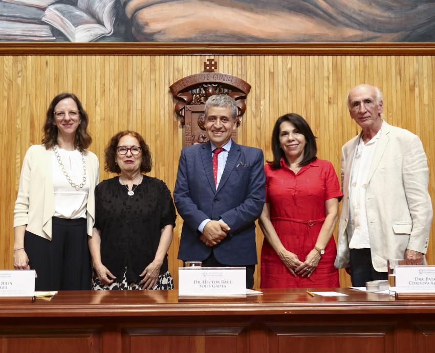 Especialistas analizan desafíos de los sistemas educativos