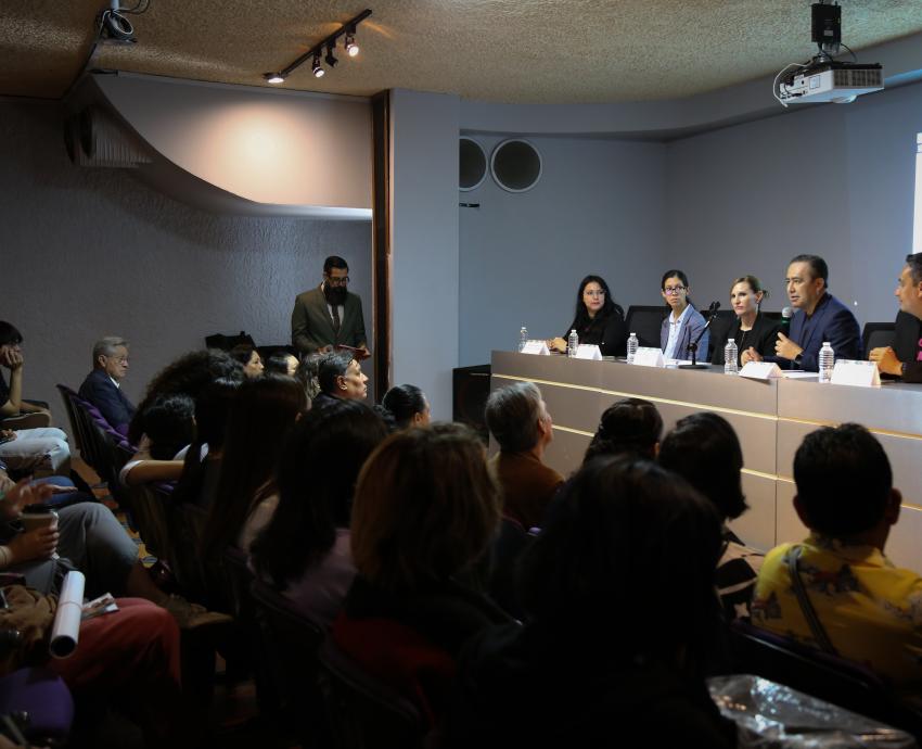 Charlan sobre investigación durante 2° Feria de Investigación y Posgrados Con (ciencia) creativa del CUAAD