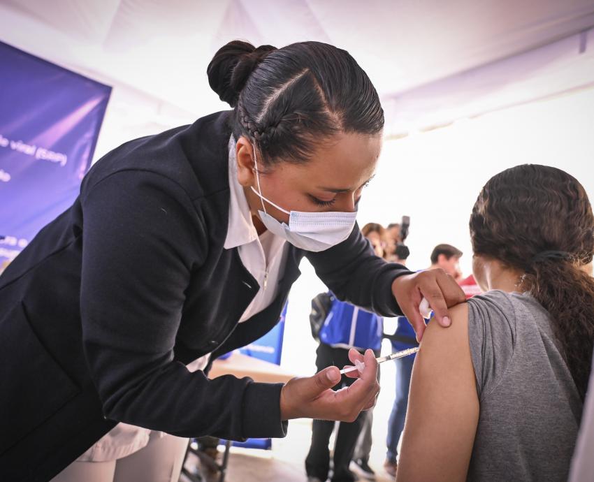 Inicia campaña de vacunación contra sarampión en la Universidad de Guadalajara 