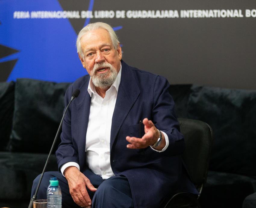 “Uno escribe, en buena medida, para olvidar”: Gonzalo Celorio