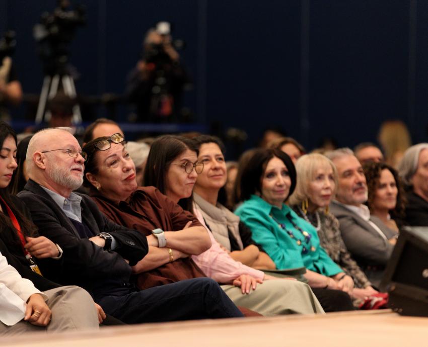 Historia, guerra civil y literatura de Eduardo Mendoza, en la apertura del Salón Carlos Fuentes, de la FIL