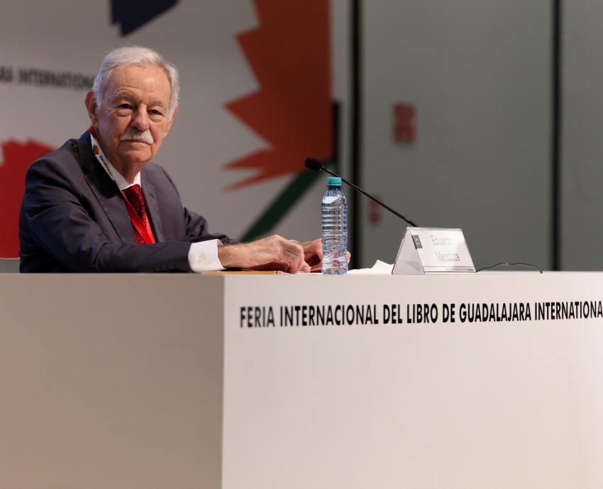 Historia, guerra civil y literatura de Eduardo Mendoza, en la apertura del Salón Carlos Fuentes, de la FIL