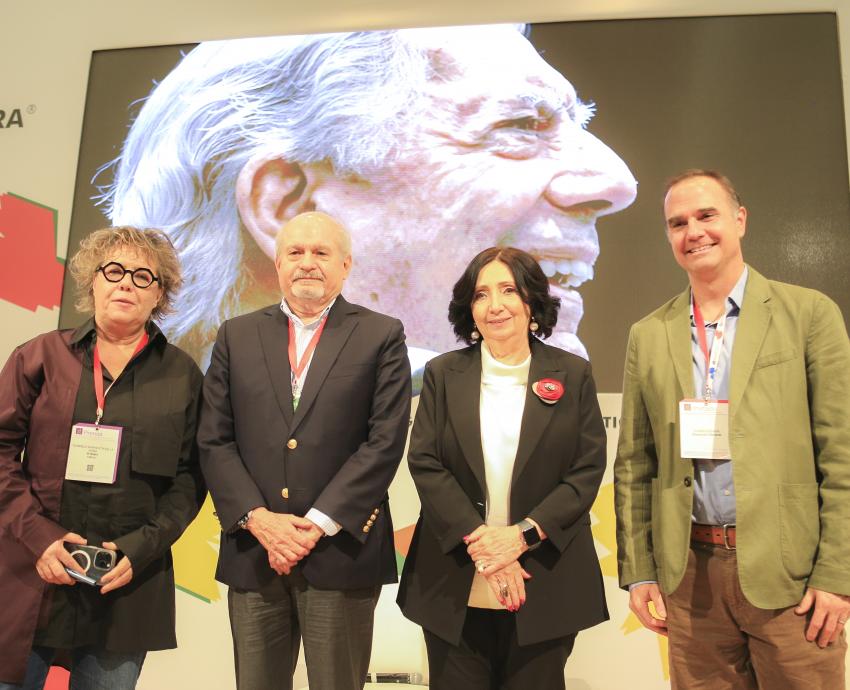 Recuerdan el legado intelectual de Mario Vargas Llosa