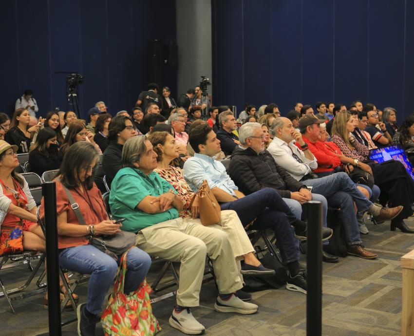Recuerdan el legado intelectual de Mario Vargas Llosa