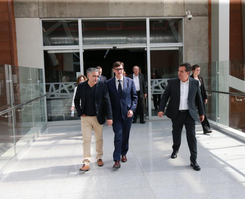 Fotógrafo barcelonés Kim Manresa, donó parte de su obra a la Biblioteca Pública “Juan José Arreola”