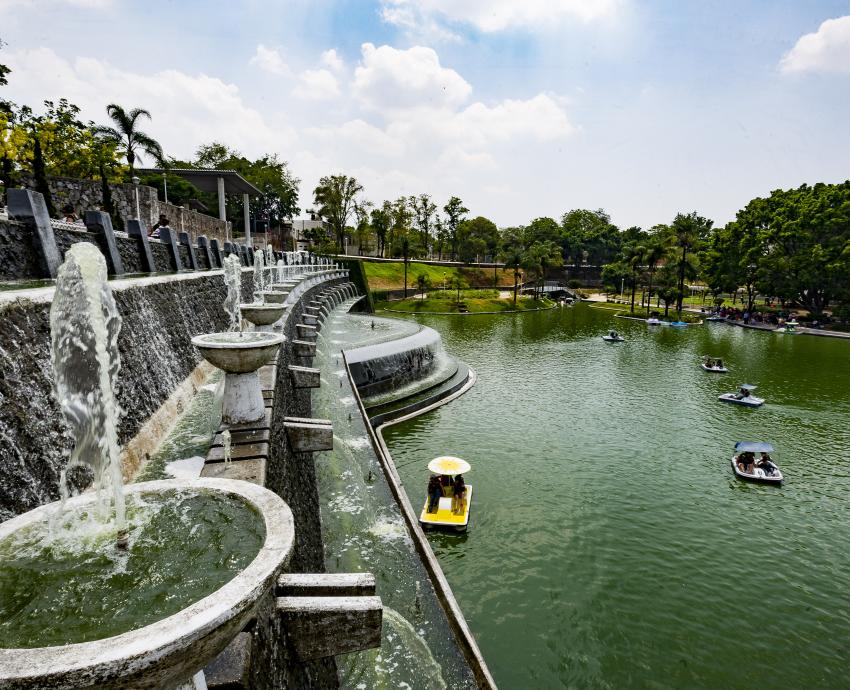 Egresado del CUAAD documenta la arquitectura brutalista tapatía