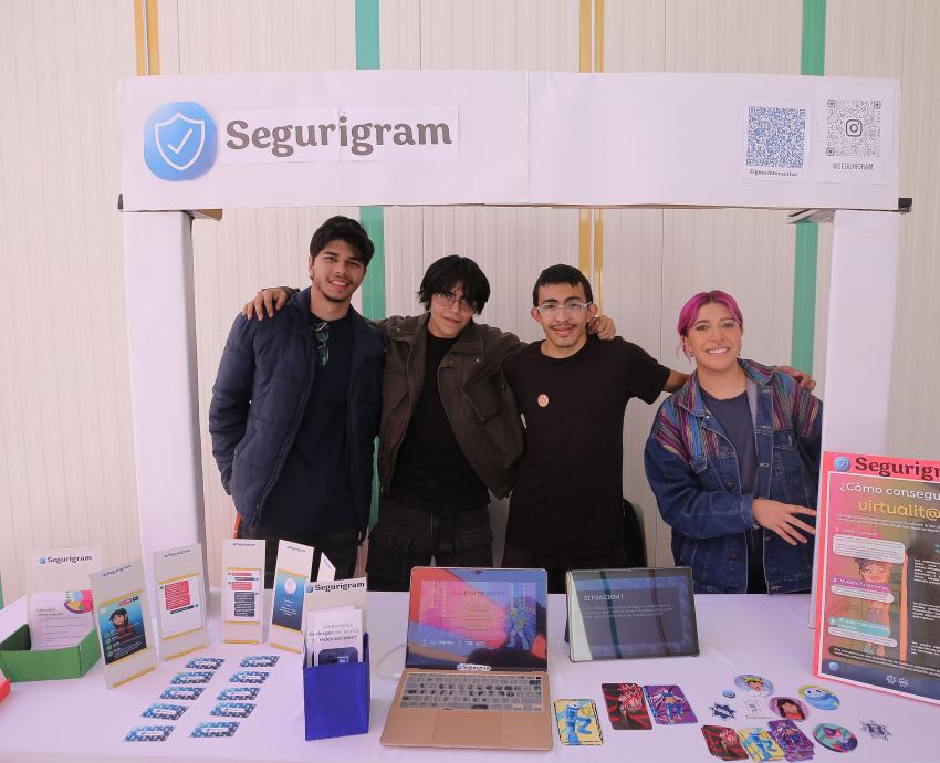 Con videojuegos y novelas gráficas, alumnos del CUAAD enseñan sobre ciberseguridad 