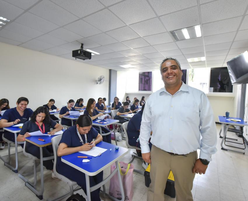 Regresarán a clases este lunes 341 mil 617 alumnas y alumnos de la UdeG 