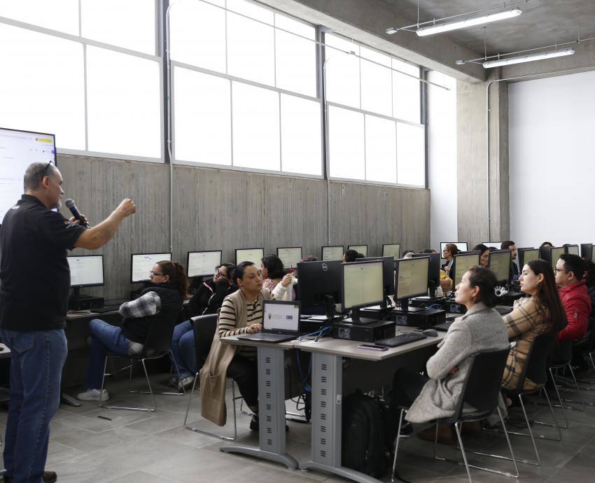 Avanza gira de capacitación en UdeG sobre uso de herramientas digitales de Google