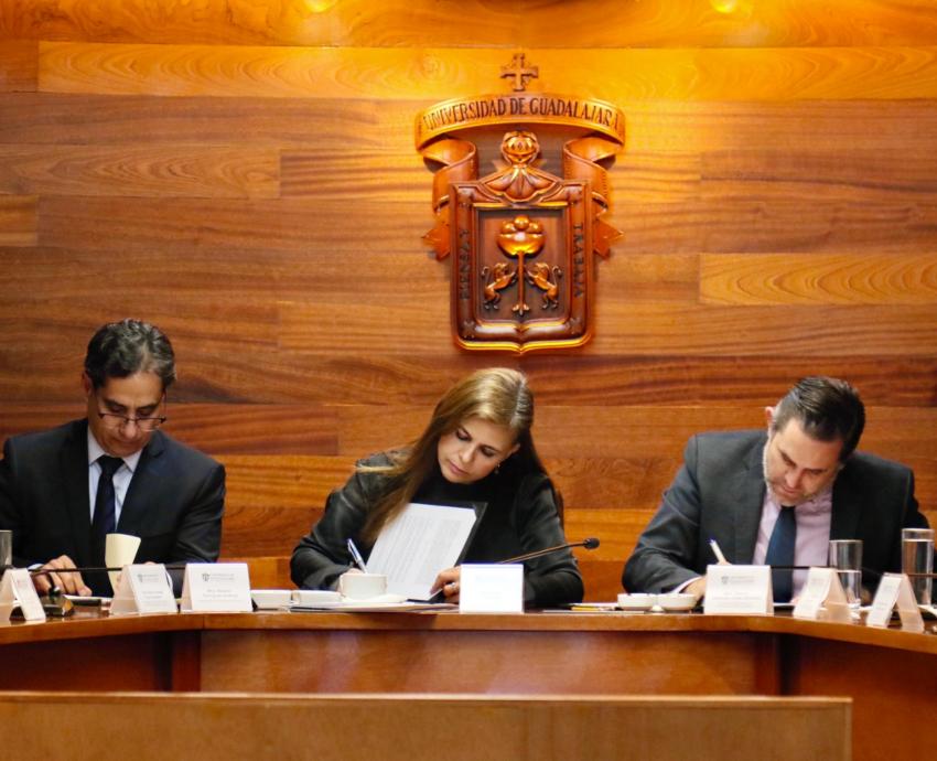 Firman UdeG y Consejo de Cámaras Industriales de Jalisco convenio para promover modelo de educación dual