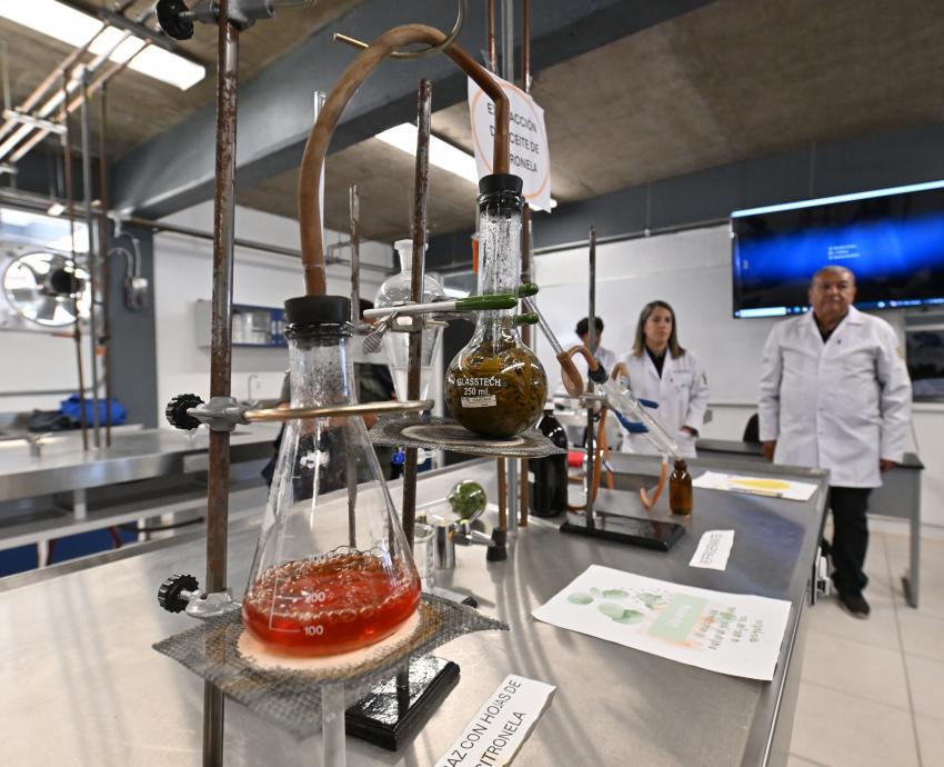 Rectora General inaugura 11 nuevas aulas en Preparatoria de Tuxpan 