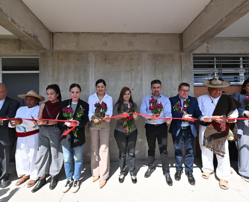 Rectora General inaugura 11 nuevas aulas en Preparatoria de Tuxpan 