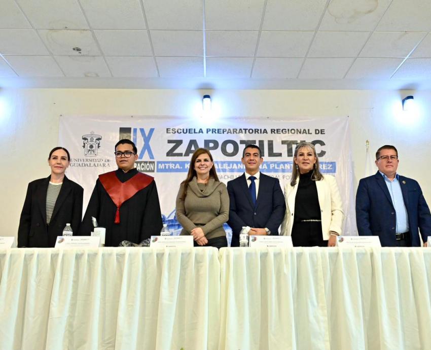 Rectora General Karla Planter, madrina de la generación LIX de la Preparatoria de Zapotiltic 