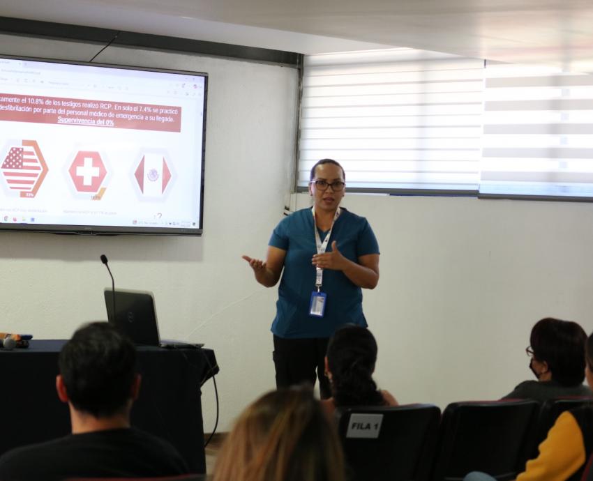 Capacitan a personal del CULagos en materia de cardioprotección