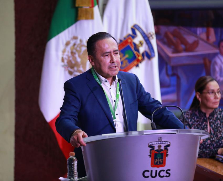 Población en Jalisco vive más, pero con menos calidad de vida, advierte académico 