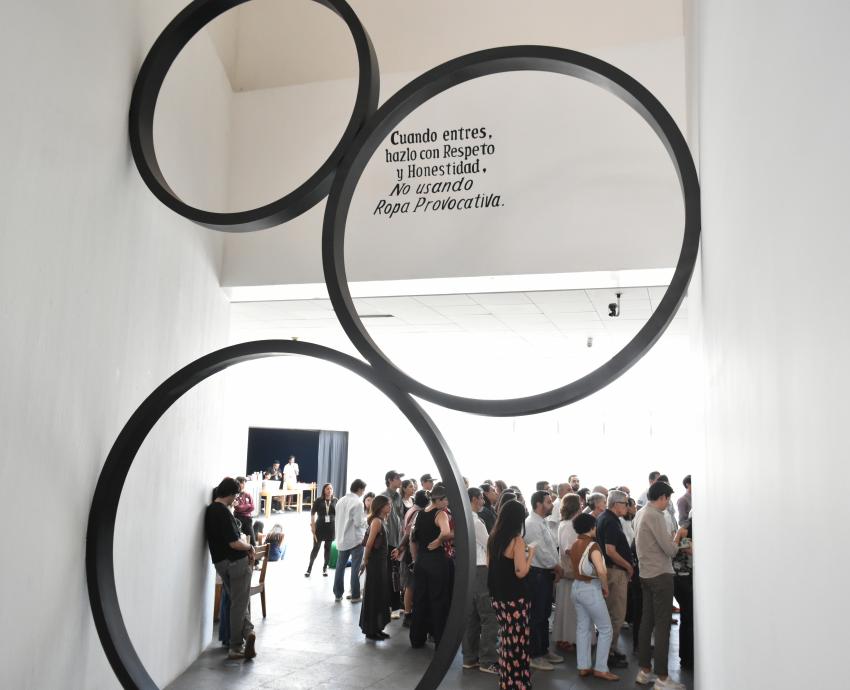 “Una gota de lluvia sobre el polvo”, el Legado Grodman florece en una nueva exposición
