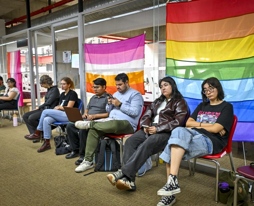 Salen del clóset académico en Pride Académico 2026