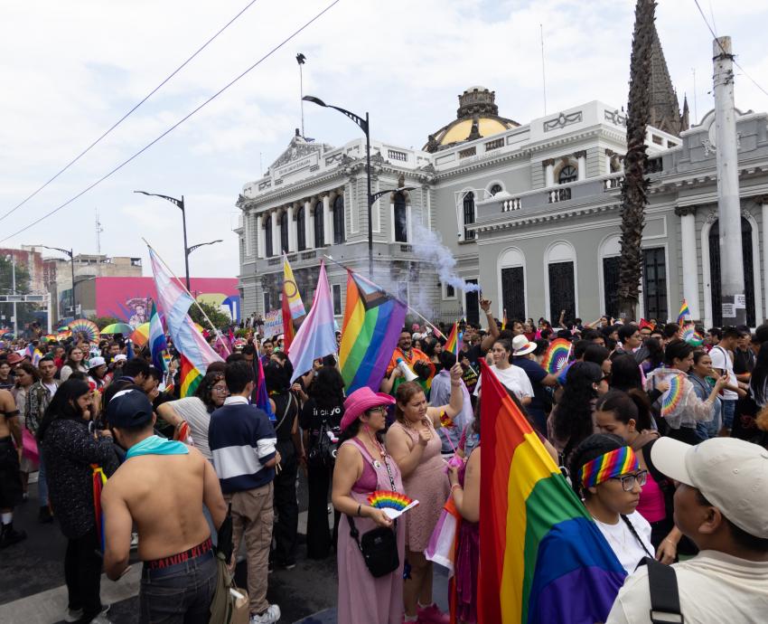 Integrantes de la Red Universitaria se suman al Pride Guadalajara 2026