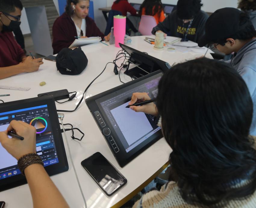 Ofrece CUAAD diplomados en cine, animación 3D, fotografía e historia y análisis del cine
