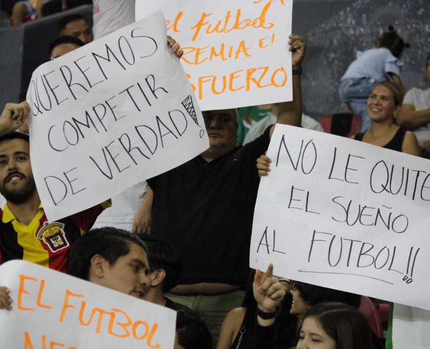 Afición de Leones Negros pide el regreso del ascenso