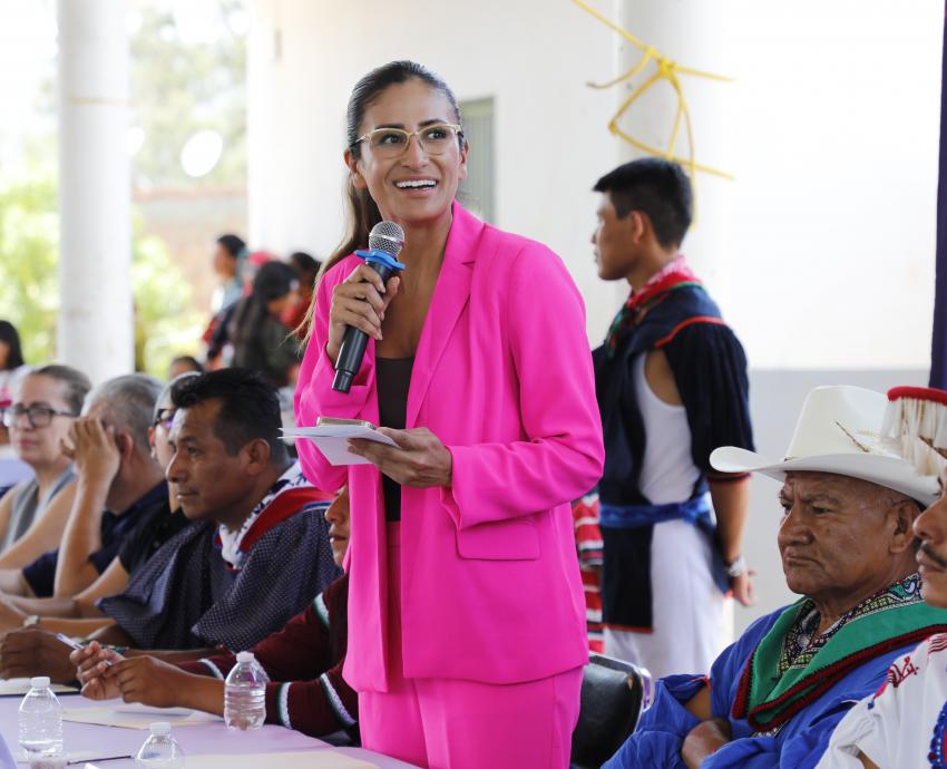 Egresa primera generación de la licenciatura en Educación indígena del CUNorte