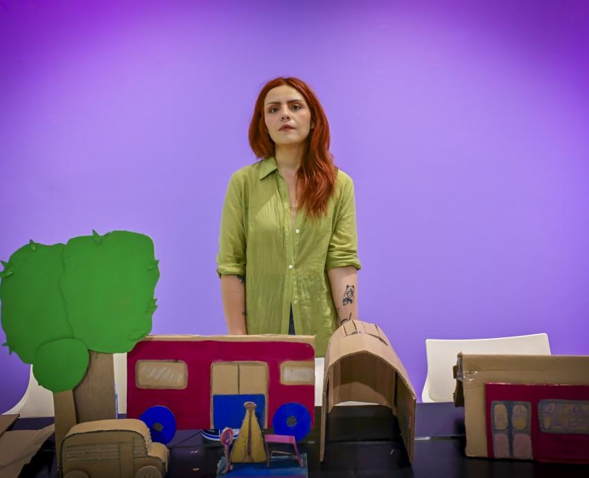 Alejandra Ruiz, artista tapatía, invita a mujeres y niñas a formar parte de su “Ciudad de las damas”