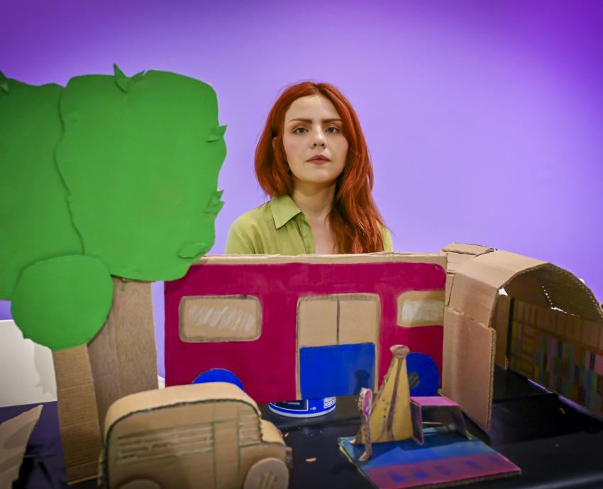Alejandra Ruiz, artista tapatía, invita a mujeres y niñas a formar parte de su “Ciudad de las damas”