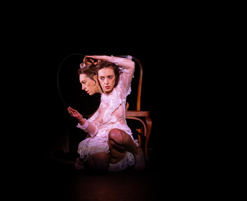 Luz Arcas presenta “Morphine”, un rito de tránsito a través de la danza