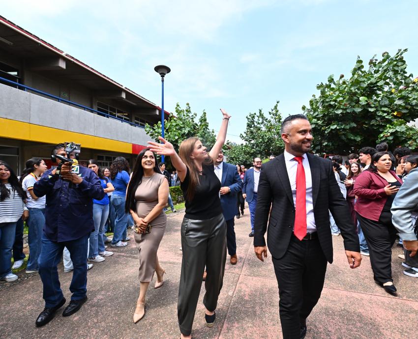 Conmemora 50 años de la Preparatoria de Ciudad Guzmán