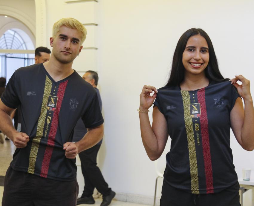 Presentan jersey y medalla de la décima carrera Leones negros Red Cola 2026